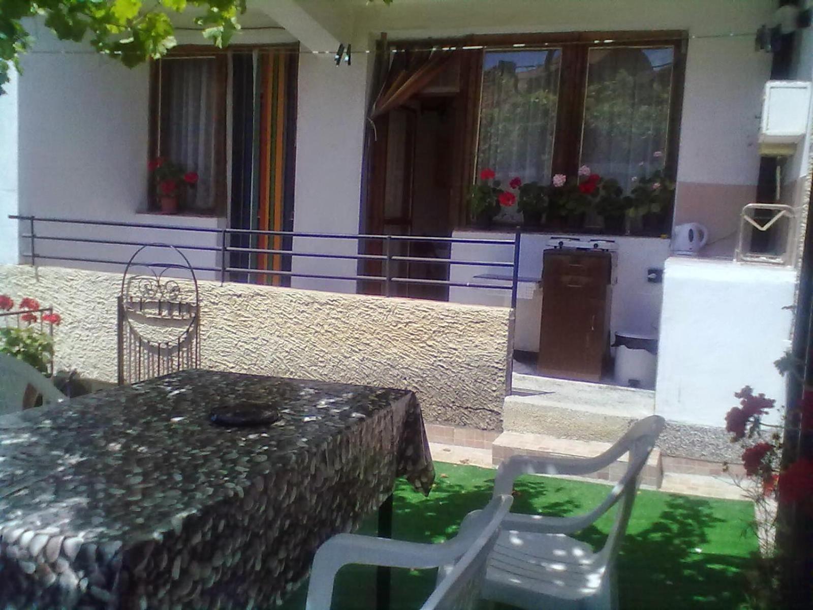 Hotel Dom Lidiya Pomorie Esterno foto