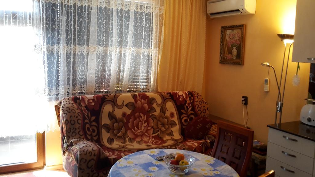 Hotel Dom Lidiya Pomorie Esterno foto