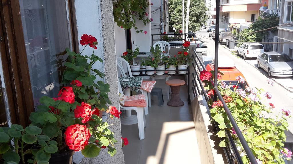 Hotel Dom Lidiya Pomorie Esterno foto