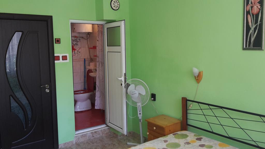 Hotel Dom Lidiya Pomorie Esterno foto